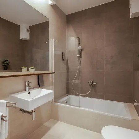 Jolara With Heated Pool