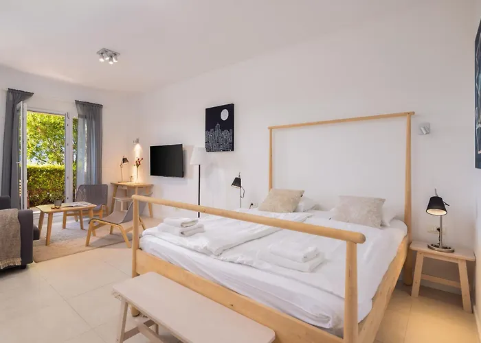 Apartman Jolara With Heated Pool Mimice